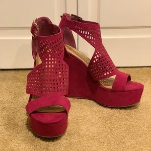 Brand New Magenta Wedges💋
